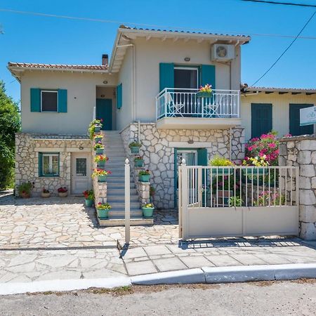 Apartamento Avelia Blue Asprogerakata Exterior foto
