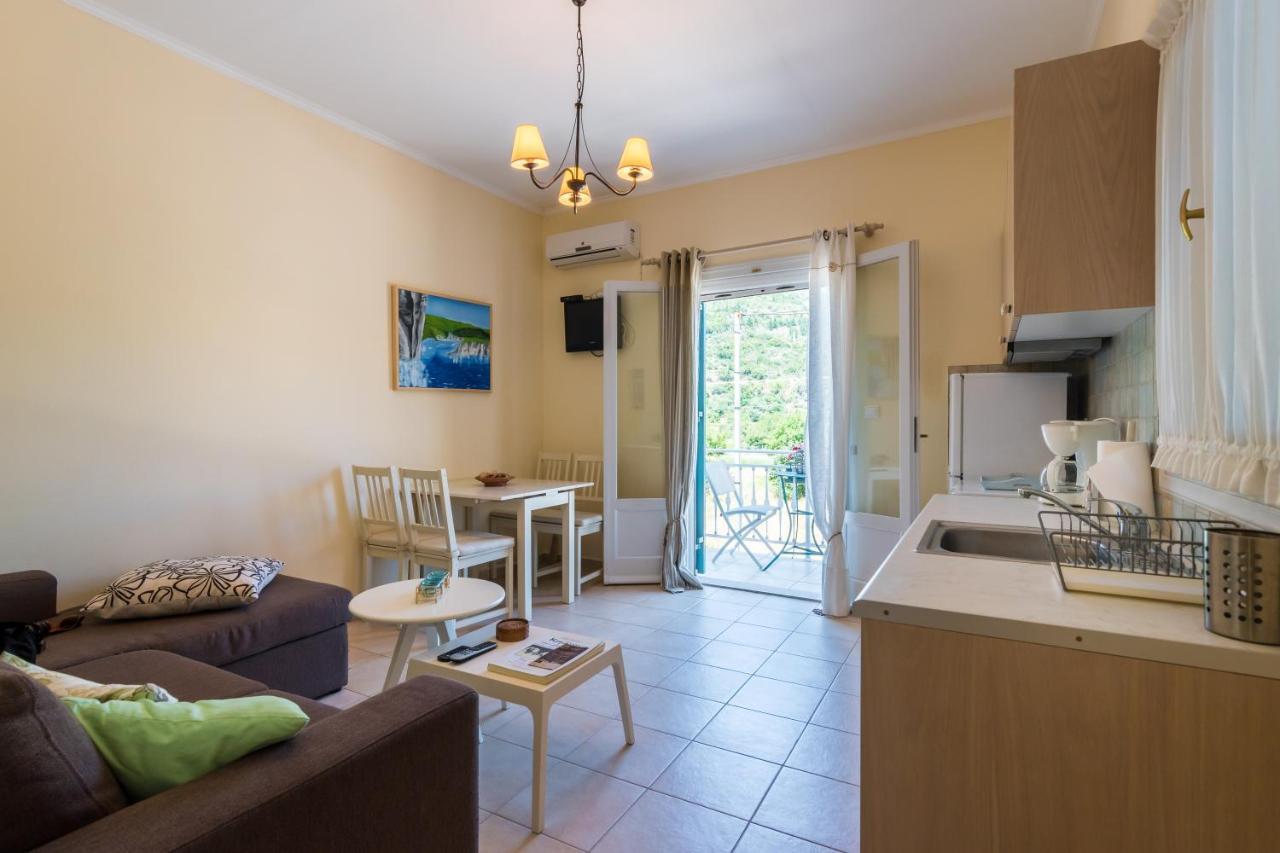 Apartamento Avelia Blue Asprogerakata Exterior foto